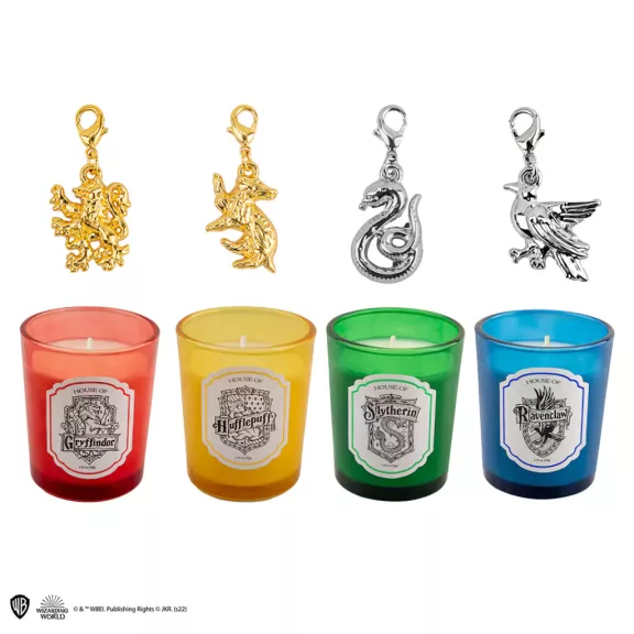 Harry Potter 4 darabos illatgyertya szett házcharmokkal és karkötővel Harry Potter 4 darabos illatgyertya szett házcharmokkal és karkötővel