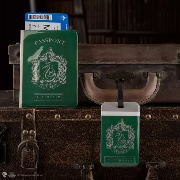 Harry Potter - Mardekár útlevéltok és poggyászcímke szett Harry Potter - Mardekár útlevéltok és poggyászcímke szett