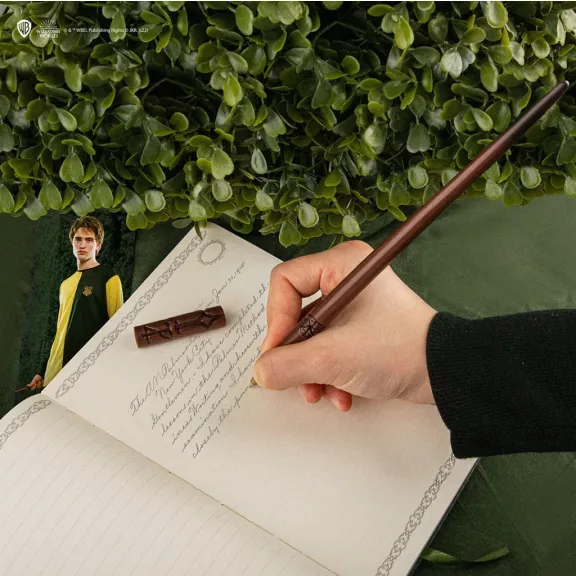 Harry Potter - Cedric Diggory varázspálca toll tartóval és lentikuláris könyvjelzővel Harry Potter - Cedric Diggory varázspálca toll tartóval és lentikuláris könyvjelzővel